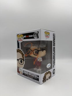 Leonard Hofstadter in Robe - #778- The Big Bang Theory - Funko Pop - Television - Signed By Johnny Galecki - Autographcoa Certificated