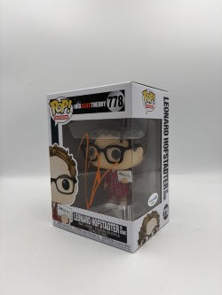 Leonard Hofstadter in Robe - #778- The Big Bang Theory - Funko Pop - Television - Signed By Johnny Galecki - Autographcoa Certificated