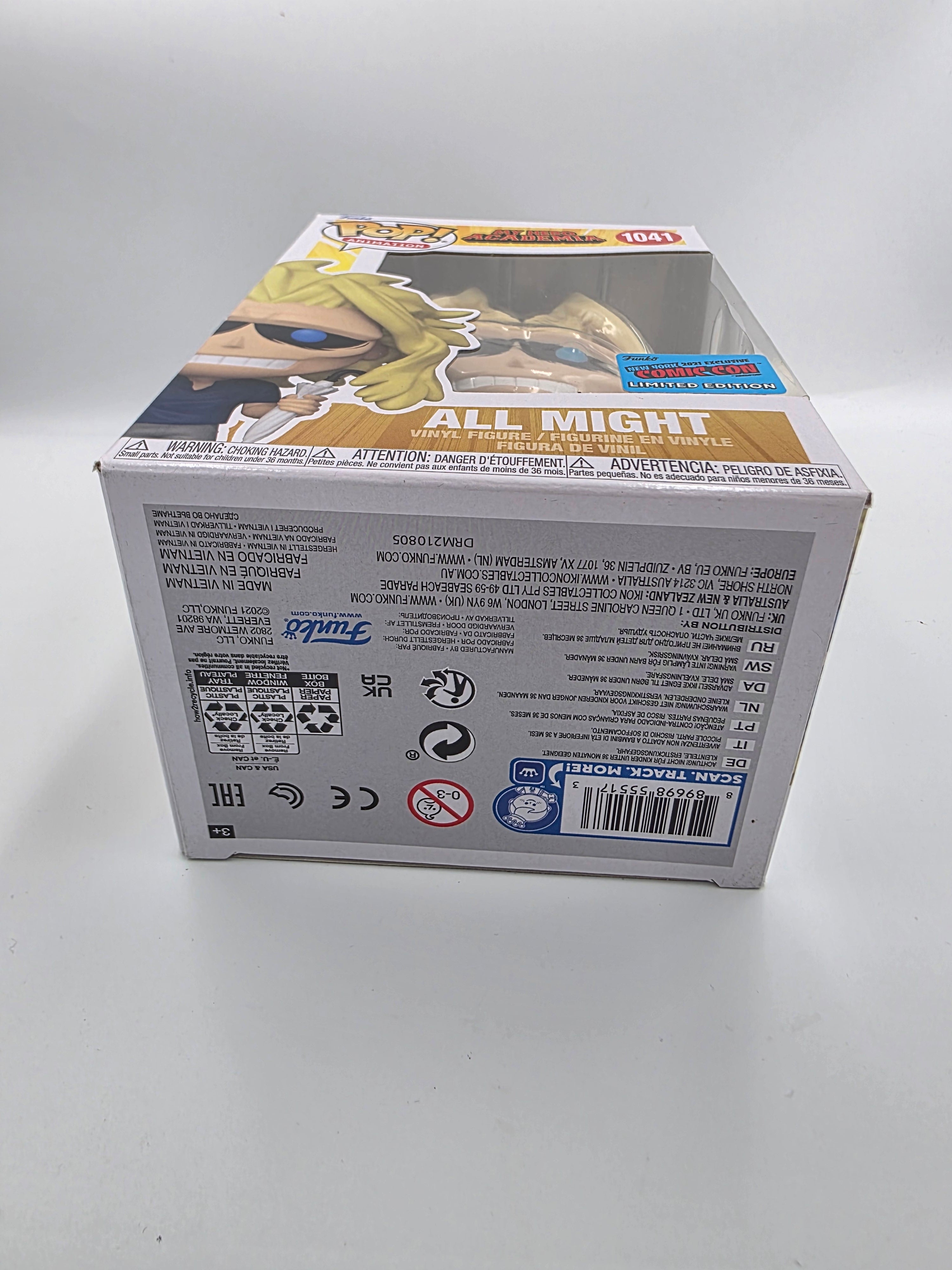 All Might with bag and umbrella - #1041 - Funko Pop! - My Hero Academia - NYCC 2021 Exclusive